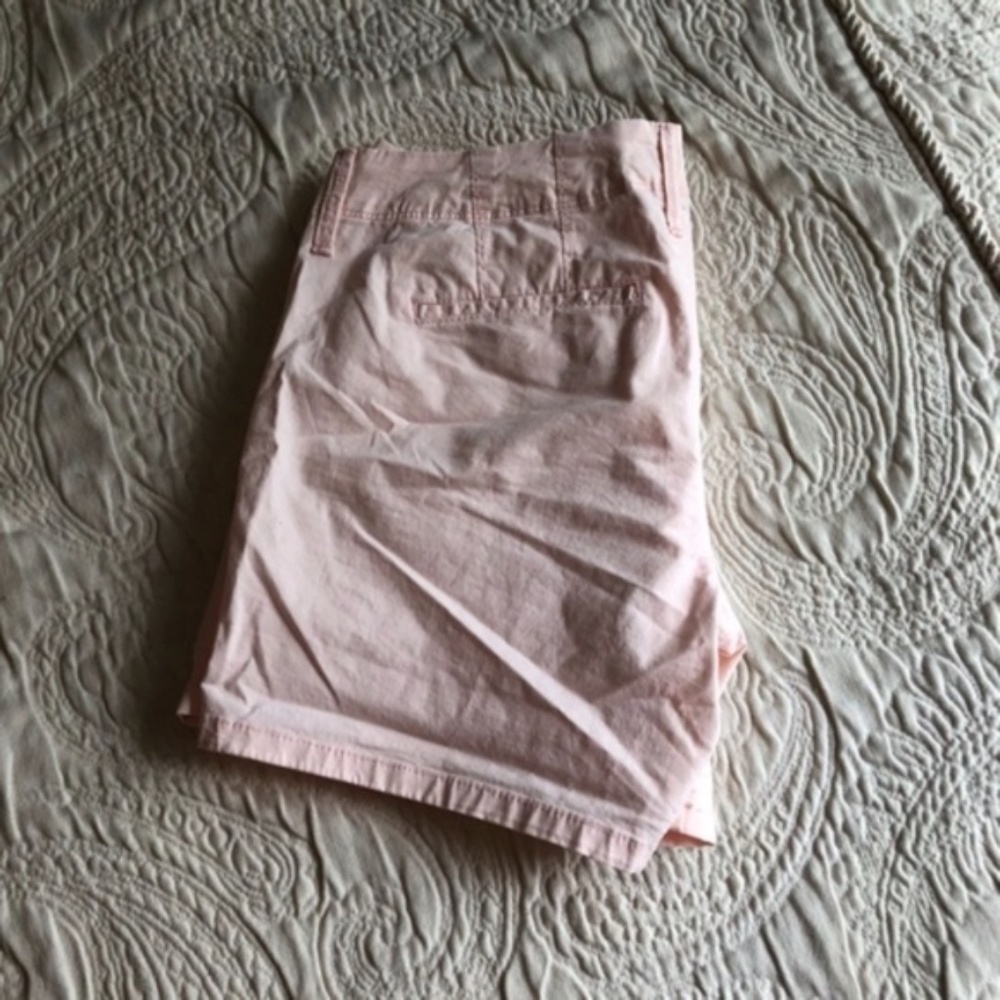 NWOT Old Navy Pink Shorts - Picture 2 of 3